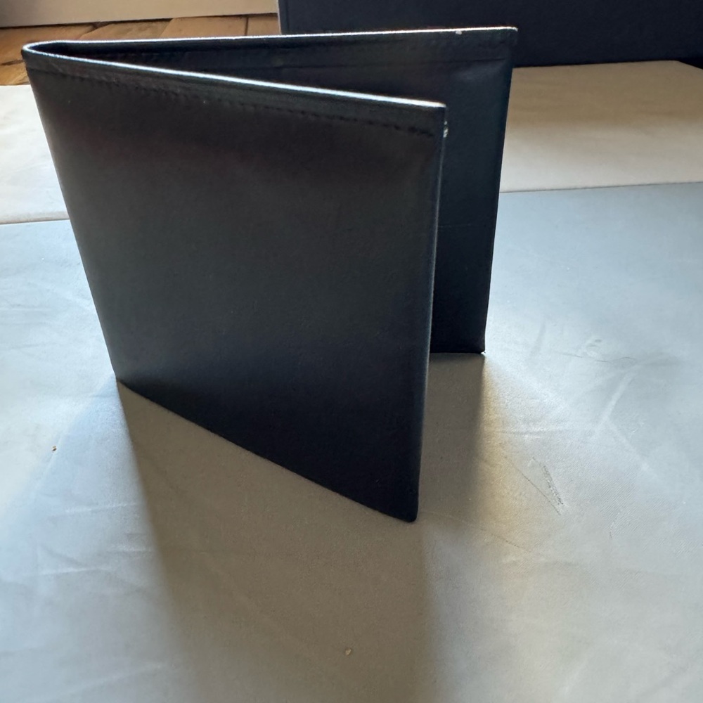 Leather Bifold Wallet-Black